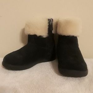 Girls Ugg boots size 9